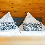 Von Manderley, Mit 3 Schlafzimmern Und Garten, Hund Willkommen! Ferienhaus *