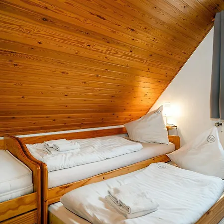Ferienhaus Von Manderley, Mit 3 Schlafzimmern Und Garten, Hund Willkommen! *